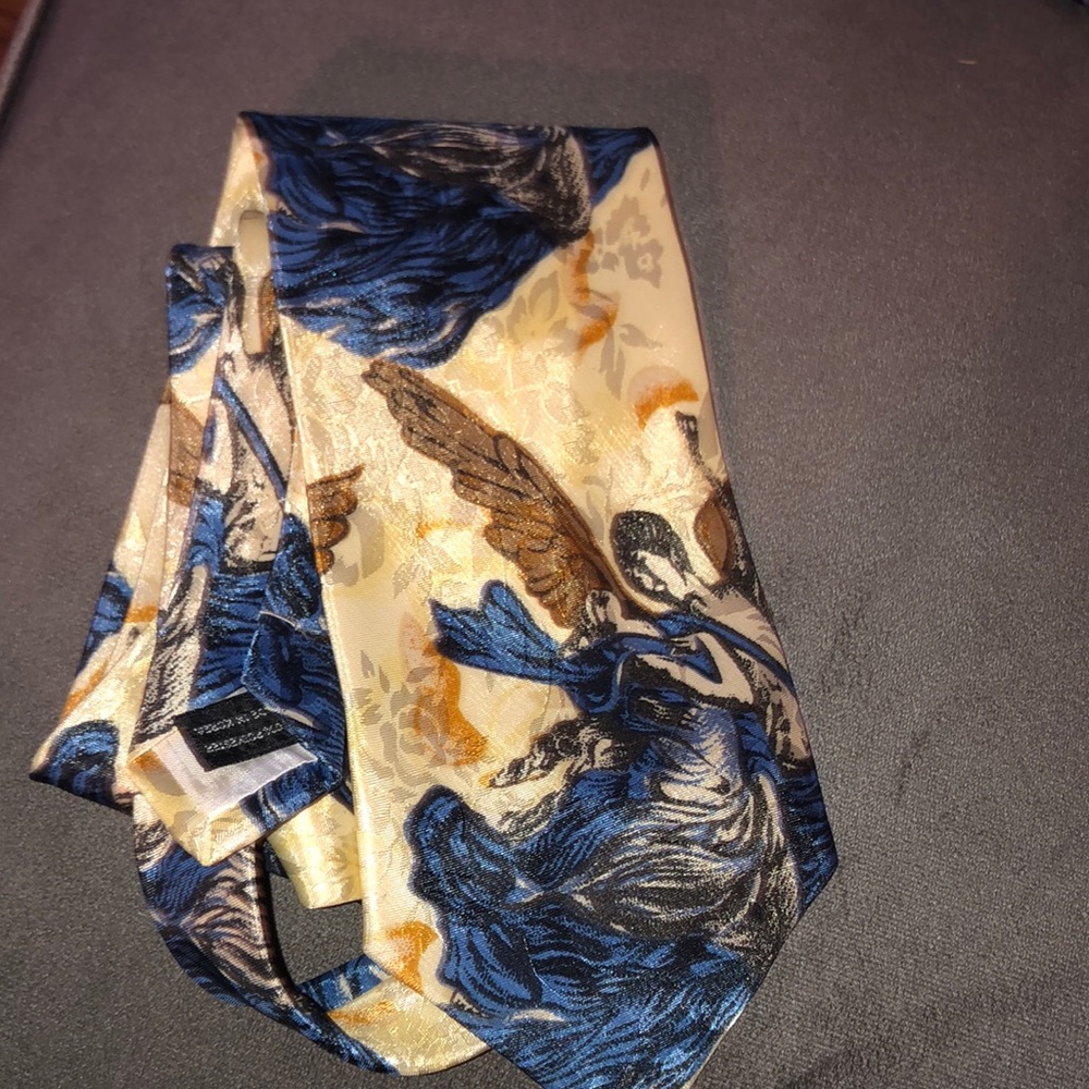 Oak tree silk design tie